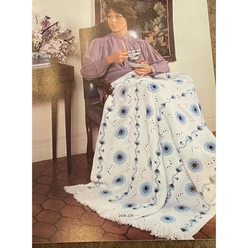 Bernat Afghans in Wonderland Pattern Book No 229 Vintage 70s Crochet Knit MCM